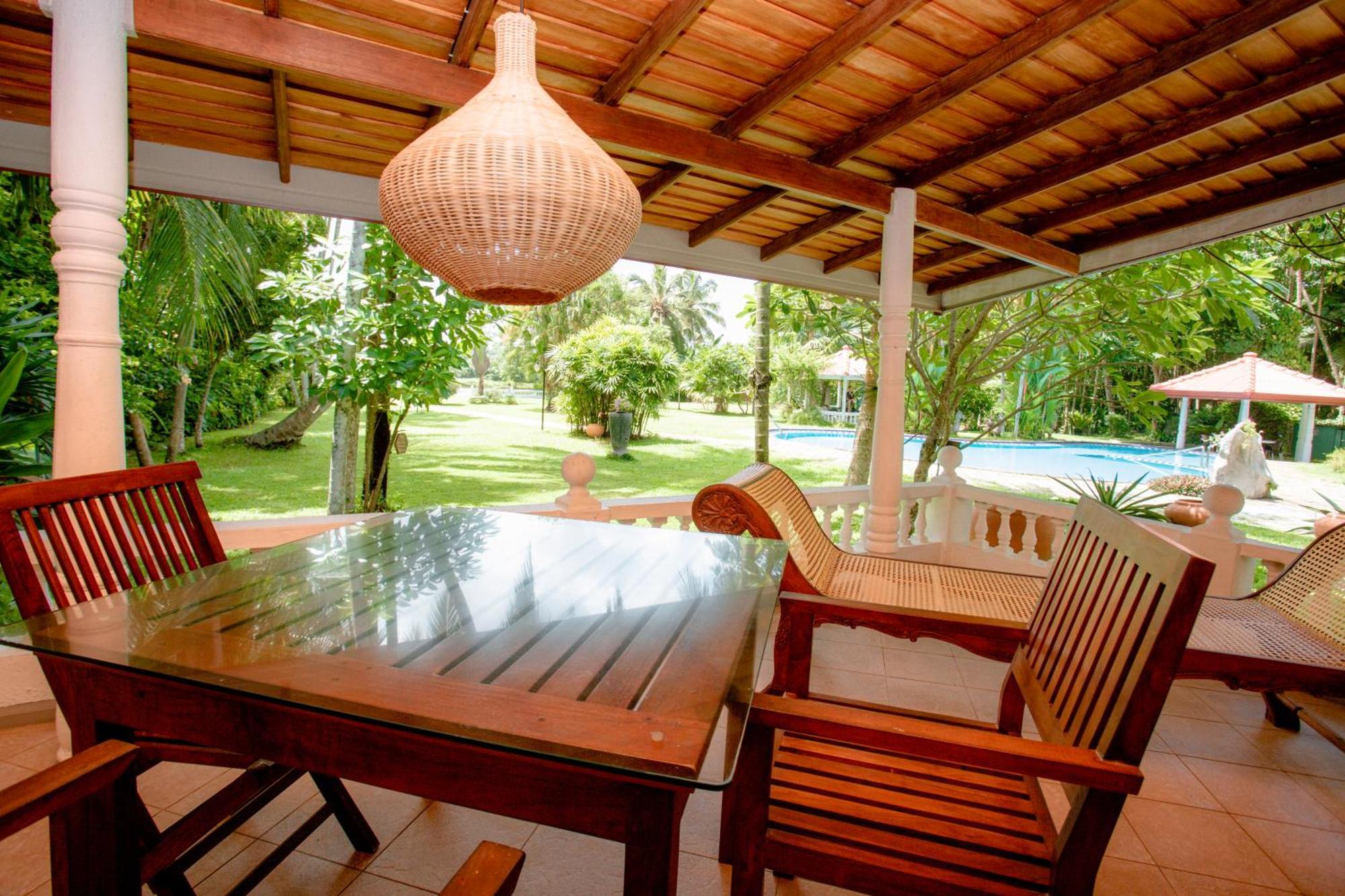Ayubowan Swiss Lanka Bungalow Resort Бентота Экстерьер фото